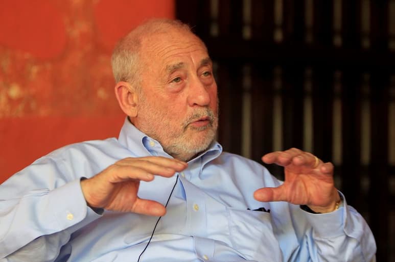 Para el nobel Joseph Stiglitz en esta crisis no ayudará a la recuperación global el crecimiento económico de China. (ARCHIVO)