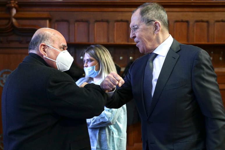 El jefe de la diplomacia rusa subrayó que Moscú tiene 'sólidos acuerdos' con Bagdad en esa materia. (AP)