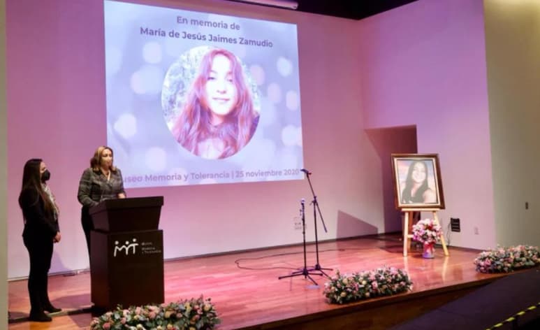 En su intervención, Zugarazo Ramírez explicó que IPN trabaja en adecuar su normatividad para orientarla hacia una perspectiva de género y de respeto a los derechos humanos.
