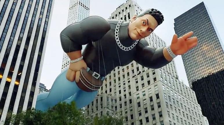 La imagen de Dwayne Johnson 'sobrevolando las calles de Nueva York este Día de Acción de Gracias', sorprendió a los usuarios de redes sociales. (ESPECIAL)