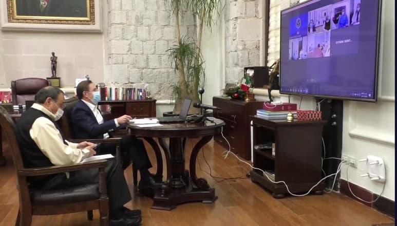 José Rosas Aispuro Torres y el secretario de Salud, Sergio González Romero se reunieron de manera virtual, con los responsables de las áreas COVID de los diferentes centros hospitalarios tanto de la capital como de La Laguna. (EL SIGLO DE TORREÓN)