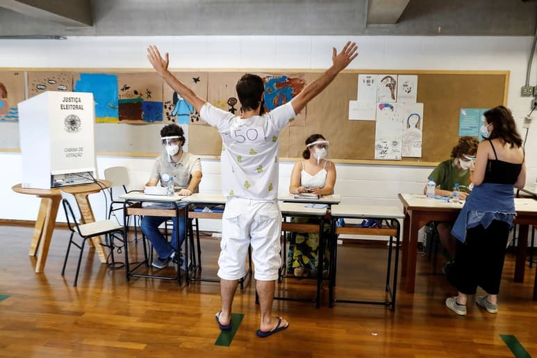 A pesar de que el voto es obligatorio, en Río de Janeiro solo votó el 35.35 por ciento de los electores. (EFE) 