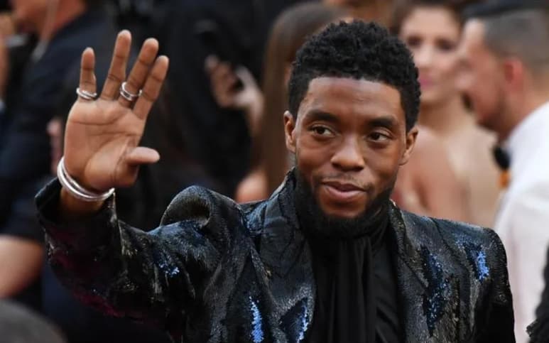 Wakanda Forever' es una de las frases con la que, el 29 de noviembre, los fans de Black Panther y del universo de Marvel recuerdan al actor Chadwick Boseman, quien este domingo habría cumplido 44 años.  (ESPECIAL)  