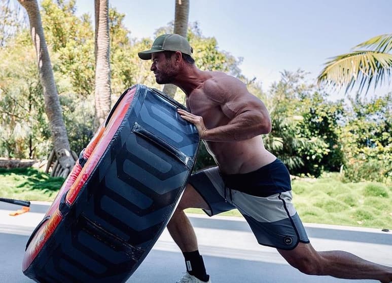 Chris Hemsworth, actor de ‘Thor’ en el Universo Cinematográfico de Marvel, dedica gran tiempo y esfuerzo a sus entrenamientos para lograr una espectacular musculatura para su próximo filme biográfico sobre el luchador Hulk Hogan que prepara Netflix. (ESPECIAL)