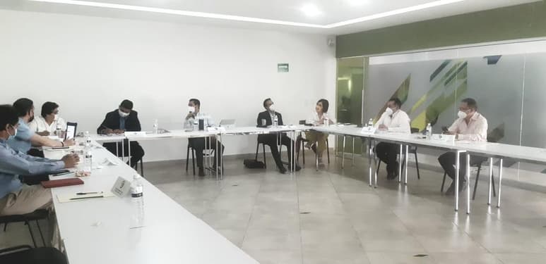El Grupo Empresarial de la Laguna (GEL) consideró que el tercer año de gobierno de Miguel Ángel Riquelme al frente de la administración estatal de Coahuila ha sido atípico y complicado, pues enfrentó las dificultades de salud pública y económicas derivadas de la pandemia del COVID-19 y la falta de apoyo del gobierno federal durante este proceso. (ARCHIVO)