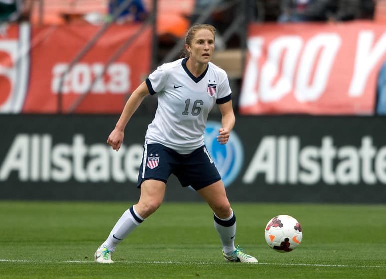Las integrantes de la selección y la Federación de Fútbol de Estados Unidos llegaron a un arreglo en su vieja disputa sobre la equidad en las condiciones de trabajo en comparación con las que hay para el equipo masculino. (ARCHIVO)