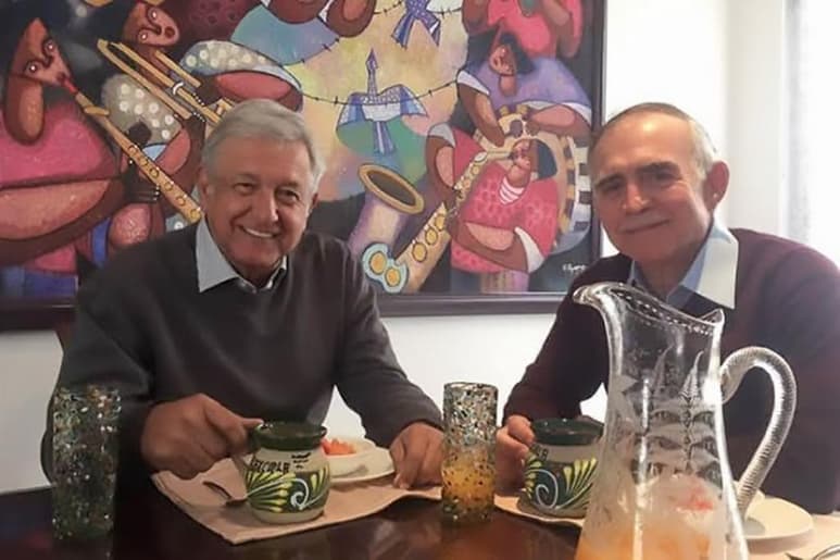 Andrés Manuel López Obrador, informó que el empresario y político, Alfonso Romo, dejará la coordinación de la Oficina de Presidencia. (ESPECIAL)
