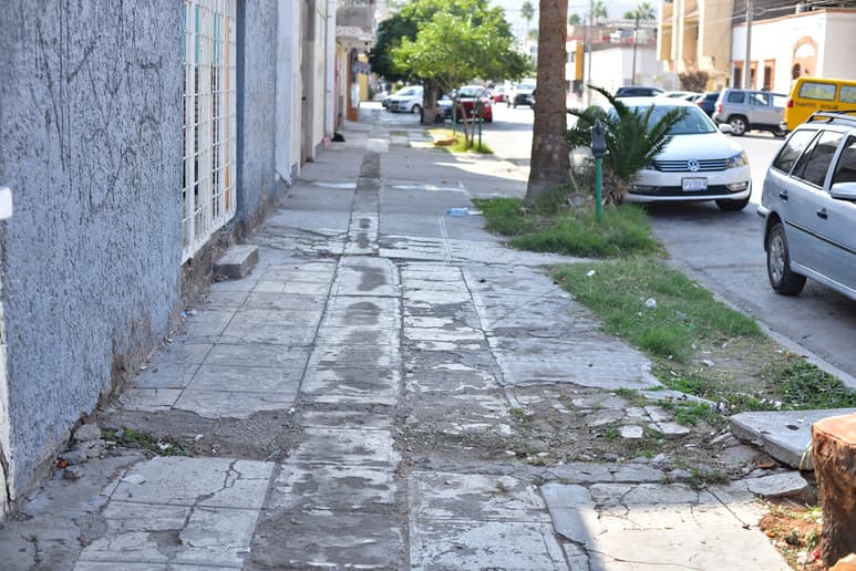 El año pasado el alcalde anunció que buscaría que los propietarios de fincas se sumaran a arreglar sus banquetas.