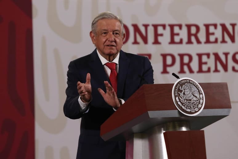 El mandatario refirió que es muy injusto que alguien cumpla con la ley y otro no lo haga. (EFE) 