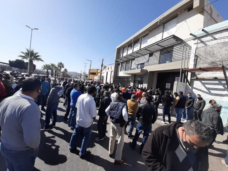 Los taxistas piden al Gobierno de Durango que les permitan trabajar los fines de semana, sábado y domingo, de manera normal. (EL SIGLO DE TORREÓN)