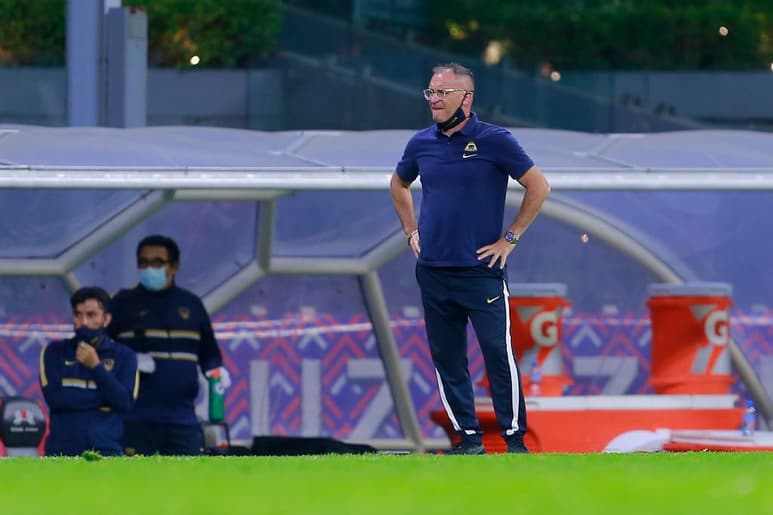 Con la voz entrecortada, Andrés Lillini dio la cara después de la humillación recibida en manos del Cruz Azul (4-0), en la ida de las semifinales del Guard1anes 2020. (JAM MEDIA)