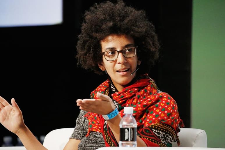 Google despidió a Timnit Gebru, una de sus principales investigadoras en ética de la Inteligencia Artificial (IA), según informó este jueves la propia afectada, que achacó la decisión a una represalia por un correo electrónico interno que ella envió. (ESPECIAL)