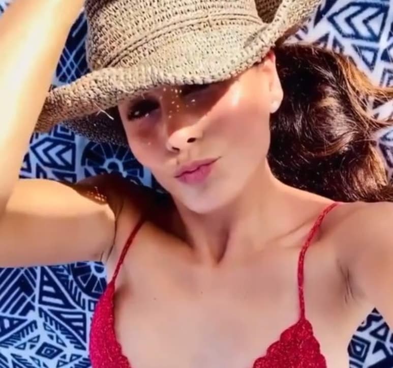 'En el mar la vida es más sabrosa', es lo que dice Paty Manterola en un video compartido a través de sus redes sociales donde presume cuerpazo desde las playas de Miami, Florida. (Instagram)