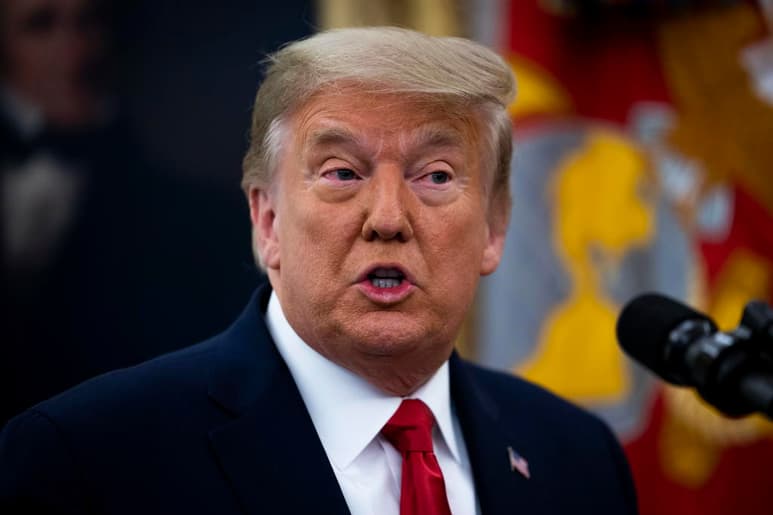 El presidente Donald Trump presionó infructuosamente al gobernador de Georgia el viernes para que convocara a una sesión legislativa especial a fin de subvertir los resultados de la elección presidencial en ese estado, al tiempo que la obsesión de Trump con su derrota opaca la campaña de su partido para rescatar la mayoría en el Senado. (ARCHIVO)