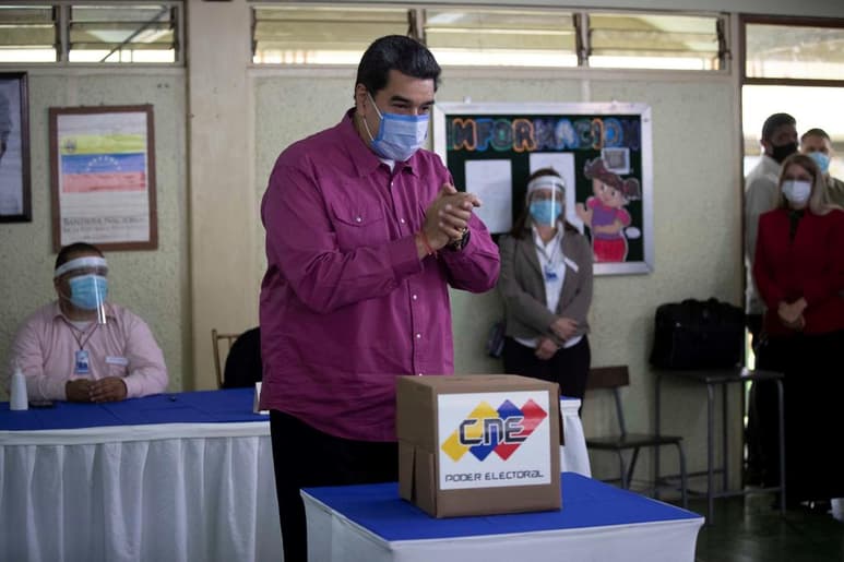 El número de países que rechazan los resultados en las elecciones a la Asamblea Nacional celebradas este domingo en Venezuela crece a medida que la jornada poselectoral avanza y ya son casi 50 los que no reconocen el triunfo del chavismo. (ARCHIVO)
