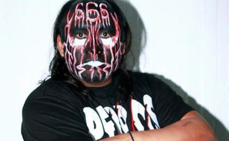 El luchador Damián 666 se encuentra hospitalizado debido a un contagio por COVID-19, compartió su hijo, el también gladiador, Bestia 666. (ESPECIAL)