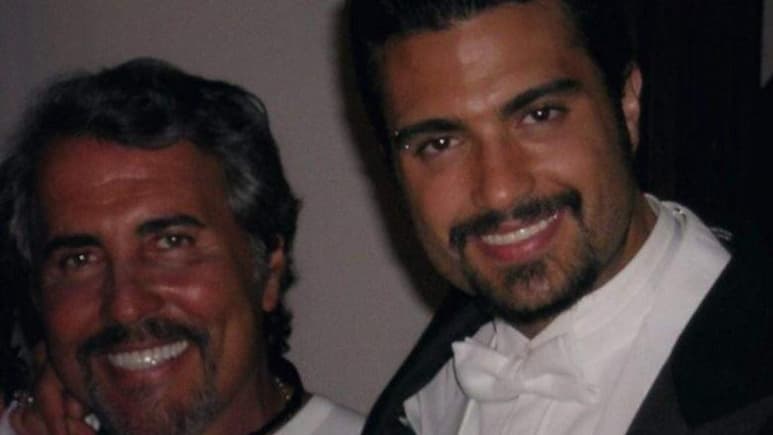 Luego de que el domingo se diera a conocer el fallecimiento del empresario lagunero Jaime Camil Garza a causa de una septicemia, su hijo, el actor de 47 años, lamentó profundamente su partida a través de una conmovedora carta. (TWITTER)