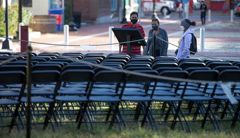 Estados Unidos superó este martes los 15 millones de contagios confirmados y registra ya más 284,000 fallecidos por la COVID-19, según el último recuento independiente de la Universidad Johns Hopkins. (ARCHIVO)