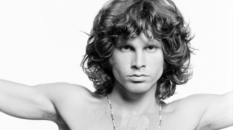 El artista que conmocionó al mundo en los años 60 con su talento como poeta y cantante, Jim Morrison, vocalista del grupo The Doors, nació un 8 de diciembre de 1943 en la localidad de Melbourne, Florida, justo hace 77 años. (ESPECIAL)