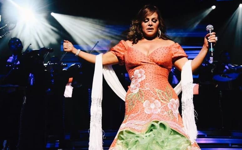 La familia de Jenni Rivera pidió este martes frenar los rumores de que la cantante mexicana sigue viva, en la víspera de que se cumplan ocho años de su muerte, y anunció el lanzamiento de canciones póstumas de la artista. (ESPECIAL)