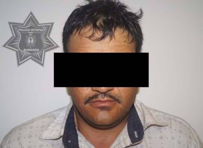 Esta persona fue detenida en calles de Santiago Papasquiaro con 19 envoltorios de droga; todo indica que es cristal. (EL SIGLO DE TORREÓN)