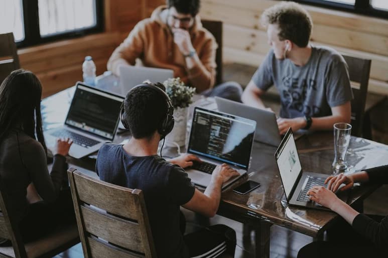La eliminación del outsourcing en México provocaría un importante aumento en los costos para las empresas extranjeras asentadas en el país, advirtió este miércoles Larry Rubin, presidente de la American Society of Mexico. (Especial)