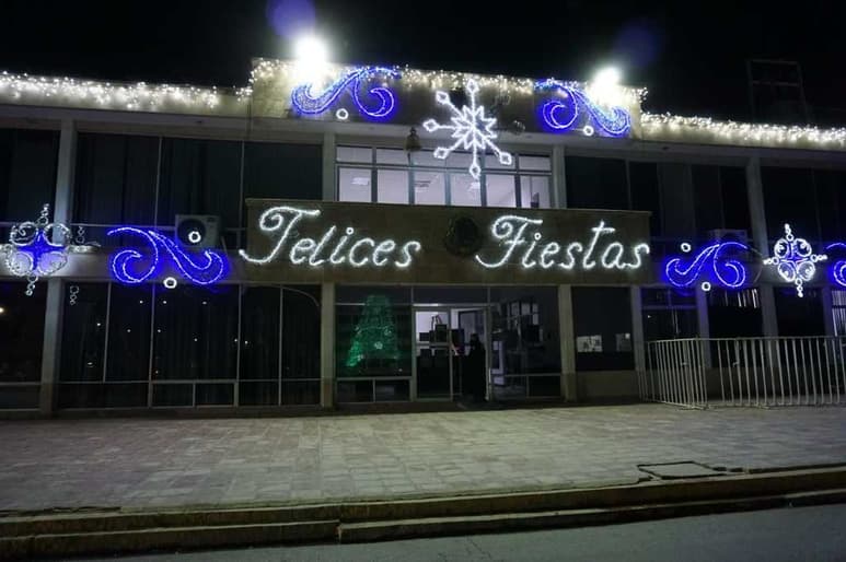 Ya está funcionando el alumbrado con motivo navideño en la presidencia municipal y otros puntos de Matamoros. (EL SIGLO DE TORREÓN)