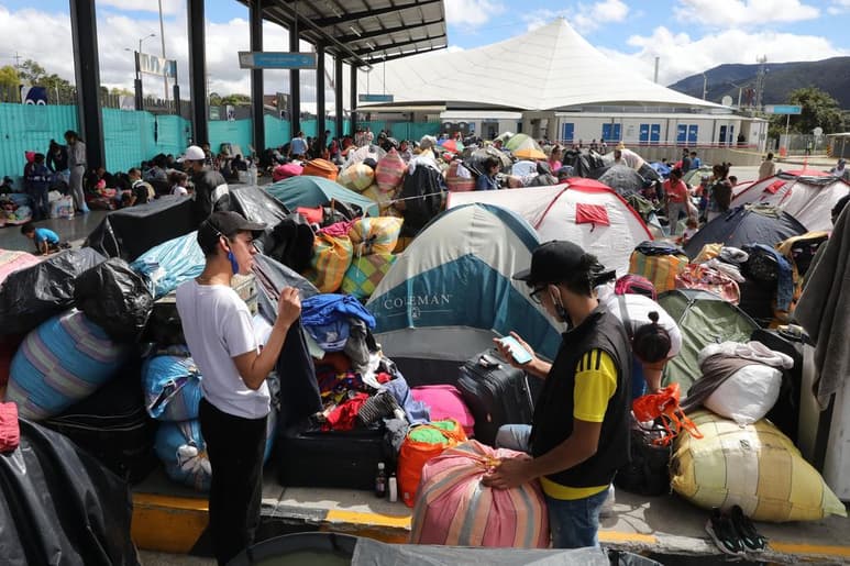 La Agencia de la ONU para los Refugiados y la Organización Internacional para las Migraciones lanzaron el jueves un plan de respuesta para los refugiados y migrantes venezolanos por 1,440 millones de dólares. (ARCHIVO)