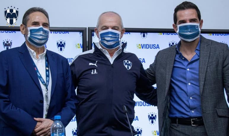 Javier Aguirre fue presentado como el nuevo entrenador de los Rayados. (ESPECIAL)