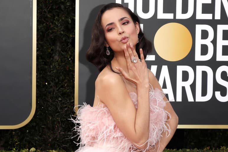 la actriz de origen colombiano Sofia Carson, que protagoniza la cinta, ve en la historia un relato de 'esperanza y amor' algo 'necesario en la situación actual'. (ARCHIVO)