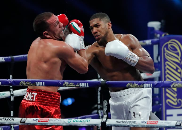 Anthony Joshua noqueó en el noveno asalto a Kubrat Pulev.