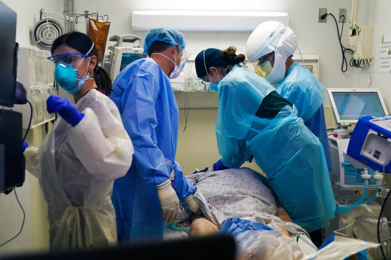 El condado de Los Ángeles rompió nuevamente su récord de hospitalizaciones por COVID-19 el domingo, cumpliendo con las sombrías predicciones de la directora de salud pública del condado en unos cuantos días. (AGENCIAS)