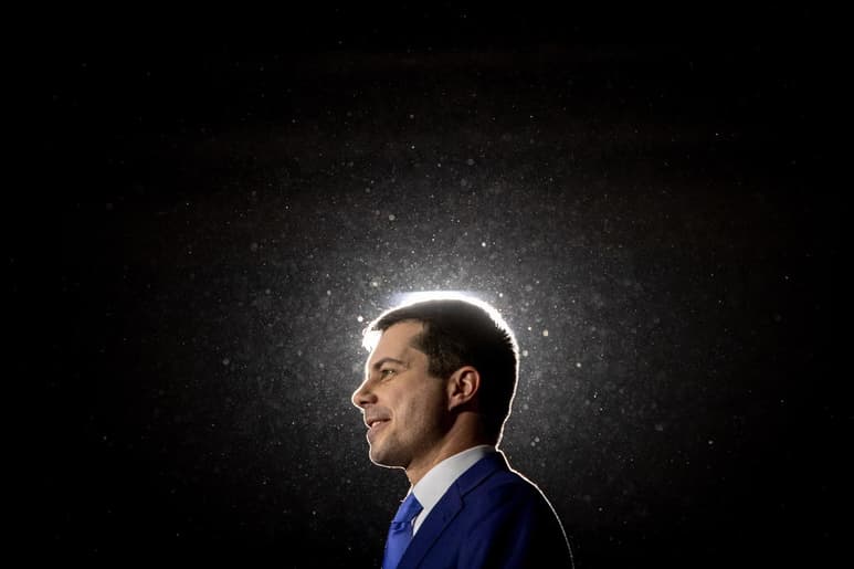 El presidente electo de EUA, Joe Biden, nombrará a su exrival en las primarias demócratas Pete Buttigieg como secretario de Transporte, informaron este martes medios estadounidenses que citan a fuentes familiarizadas con la decisión. (ARCHIVO)