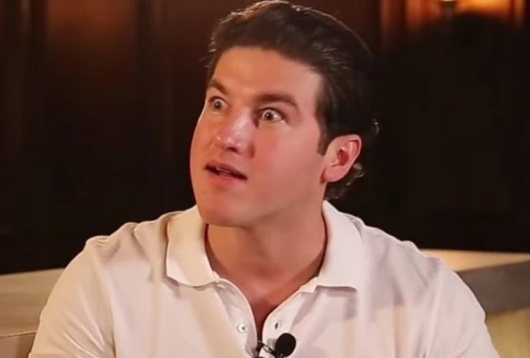 El candidato a la gubernatura de Nuevo León, Samuel García, volvió a ser víctima de memes en redes sociales (CAPTURA)