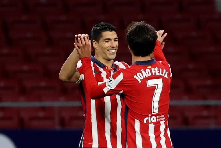 Los delanteros del Atlético de Madrid Luis Suárez y Joao Félix y el capitán Jorge 'Koke' Resurrección tendrán descanso y no viajarán a Mallorca para enfrentarse este miércoles al Cardassar, de Tercera División, en la primera eliminatoria de la Copa del Rey. (ARCHIVO)