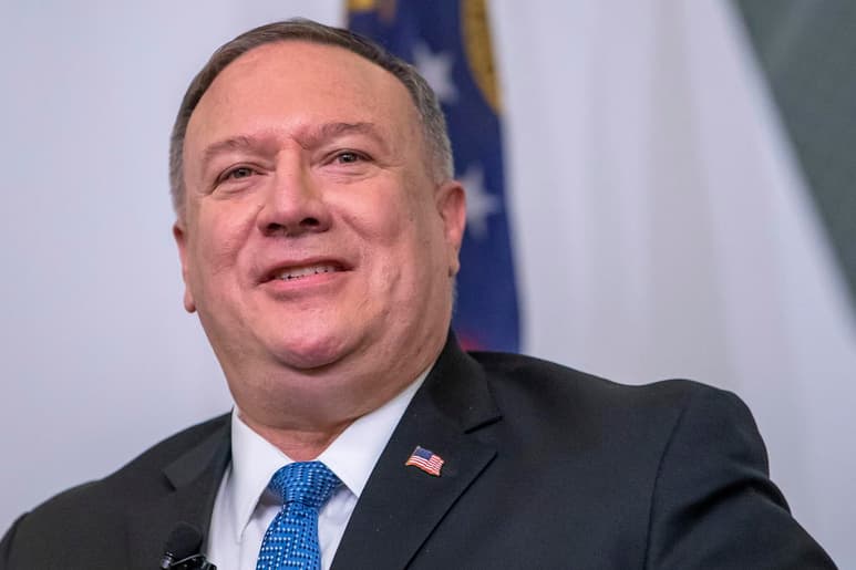 Pompeo dio negativo para el virus, pero estaba bajo vigilancia médica, dijo el departamento. (EFE)