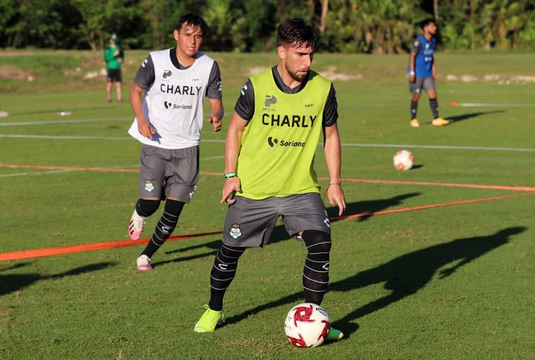 Los Guerreros trabajan a triple turno diariamente, en gimnasio, en la playa, en interiores para acondicionamiento físico y en cancha. (CORTESÍA SANTOS)