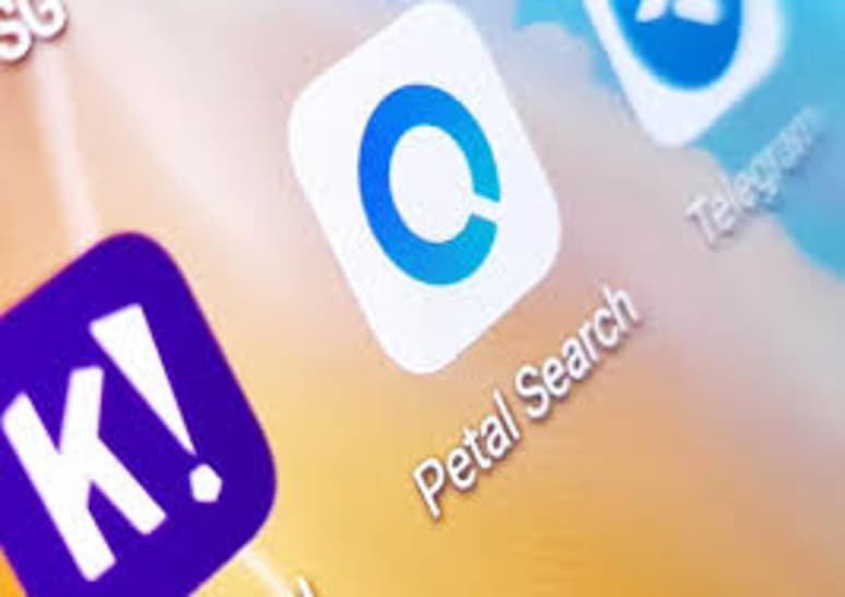 El gigante tecnológico Huawei ha abierto como novedad a todos los dispositivos móviles el nuevo buscador que ha lanzado, denominado 'Petal Search', con el que pretende competir con Google, que en Europa acapara en torno al 97 % de las búsquedas. (ESPECIAL)