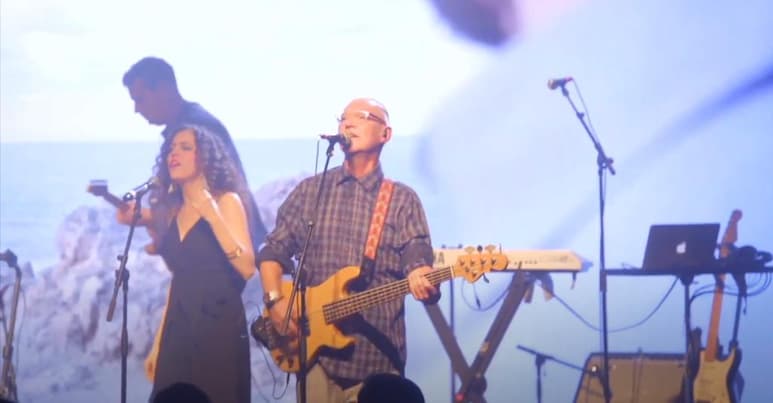 Los músicos Sabo Romo y Alter Tewel quieren compartir con su público, a la distancia, un concierto que les emociona y que aseguran puede llegar a los oídos de cualquiera de sus oyentes sea cual sea su género musical preferido. (ESPECIAL)