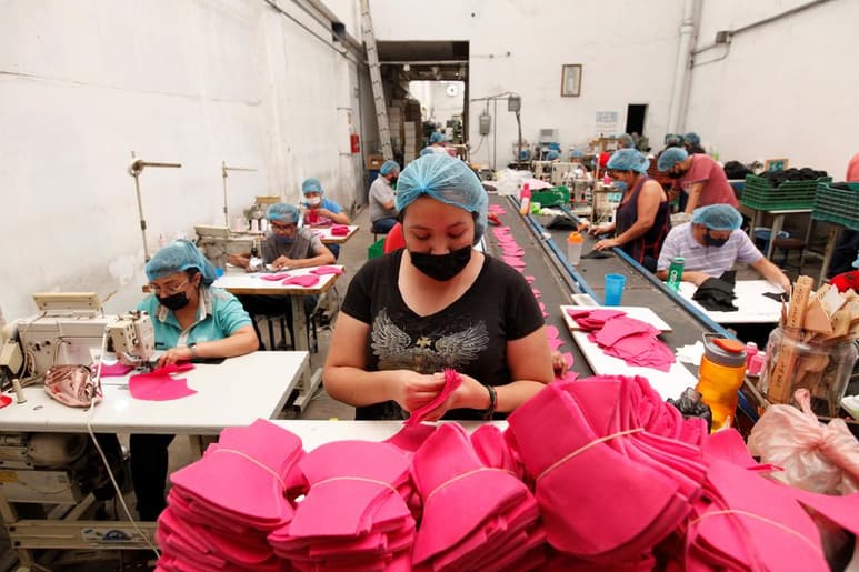 Los analistas consultados en el estudio mejoraron ligeramente sus previsiones para 2021, que ahora son de un crecimiento del 3.54 por ciento. (EFE)