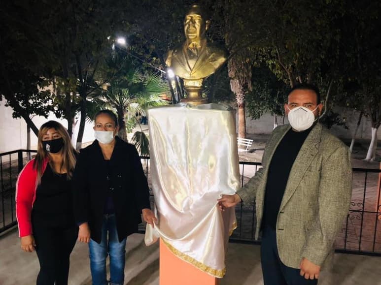 Autoridades municipales y ejidales cortaron el listón. (EL SIGLO DE TORREÓN)