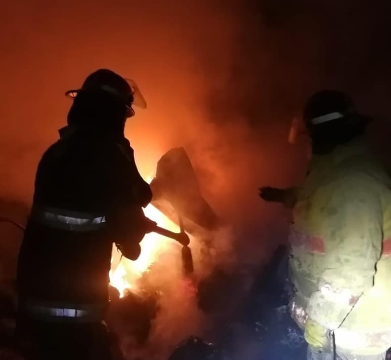 Arrasó con estufas, lavadoras y refrigeradores usados que guardaba su dueño. (EL SIGLO DE TORREÓN)