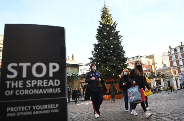 En este sentido, la Oficina regional para Europa de la Organización Mundial de la Salud (OMS) ha sido la más tajante: lo más seguro es no visitar a otros familiares en las fiestas navideñas y quedarse en casa. (ARCHIVO)