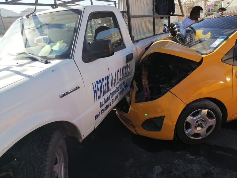 Un conductor que se encontraba en estado de ebriedad, provocó un accidente vial que dejó como saldo tres personas lesionadas. (EL SIGLO DE TORREÓN)