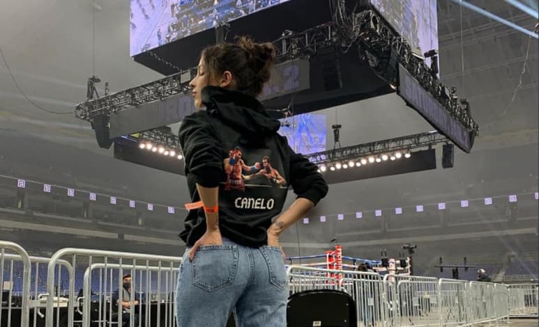 La tapatía se une a artistas como Pepe Aguilar, Carlos Rivera y Ángela Aguilar, quienes han interpretado el Himno Nacional Mexicano previo a los combates del 'Canelo'. (ESPECIAL)