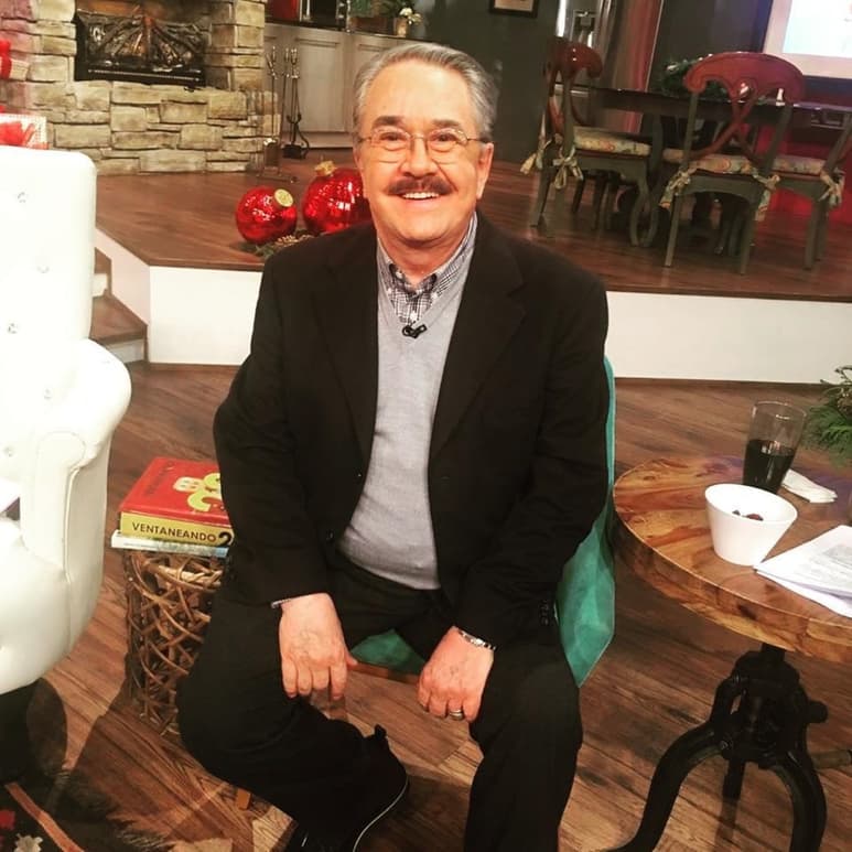 En las fiestas decembrinas. El conductor de Ventaneando, Pedro Sola, exhortó a la gente a que se cuide al máximo.