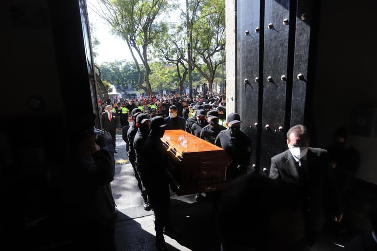 Aspectos del cortejo fúnebre que recibió el exgobernador de Jalisco Aristóteles Sandoval, asesinado el pasado 18 de diciembre.