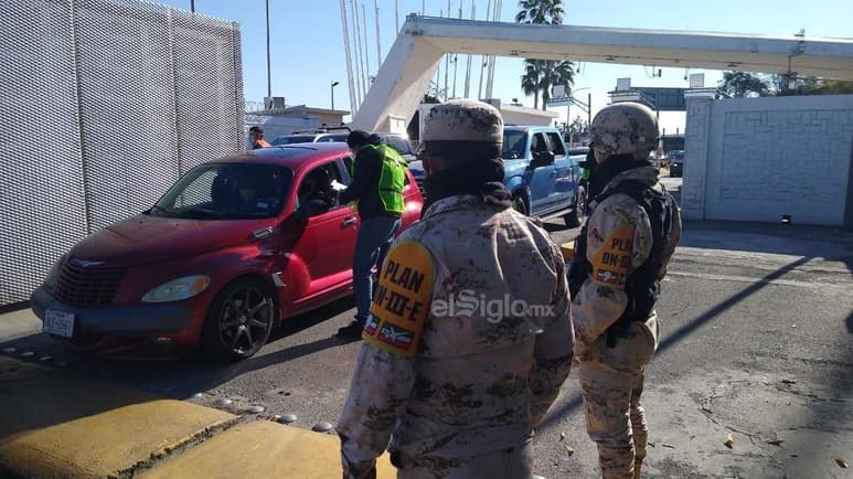 Autoridades del municipio de Piedras Negras dieron a conocer que, en un lapso de cuatro días, ingresaron a México más de 13 mil vehículos provenientes de los Estados Unidos, utilizando los Puentes Internacionales I y II que une a Piedras Negras y la ciudad de Eagle Pass. (EL SIGLO DE TORREÓN)