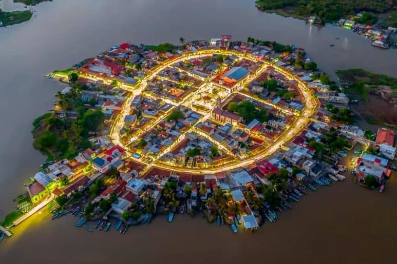 Mexcaltitán Nayarit ha sido declarado nuevamente Pueblo Mágico debido a su valor cultural e histórico, así como su riqueza gastronómica y turística. (Tomada de Instagram)