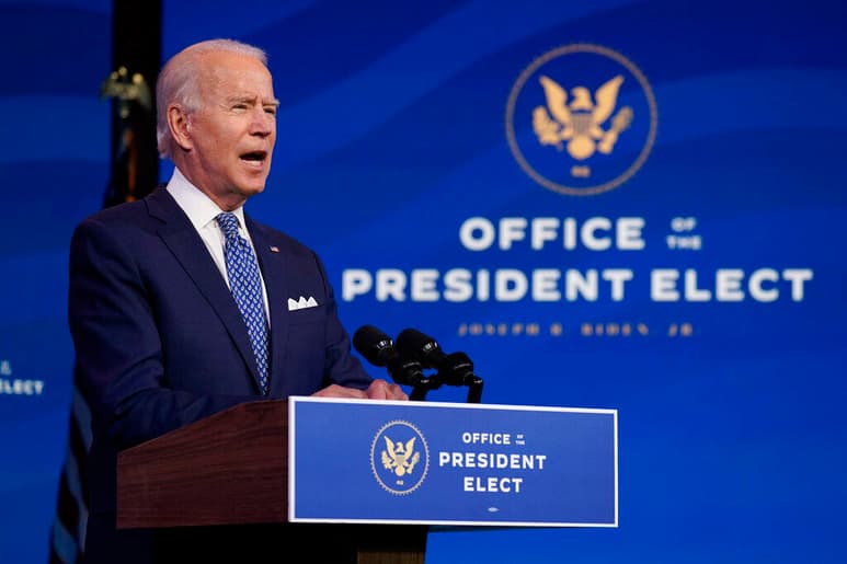 El presidente electo de EUA, Joe Biden, acusó este martes al actual mandatario, Donald Trump, de no haber priorizado la ciberseguridad y lo culpó del ataque informático atribuido a Rusia que buscó robar secretos del Pentágono y laboratorios nucleares, entre otras agencias federales. (AGENCIAS)